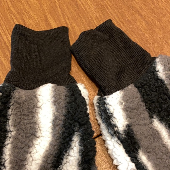 LuLaRoe Jacket - Picture 10 of 10